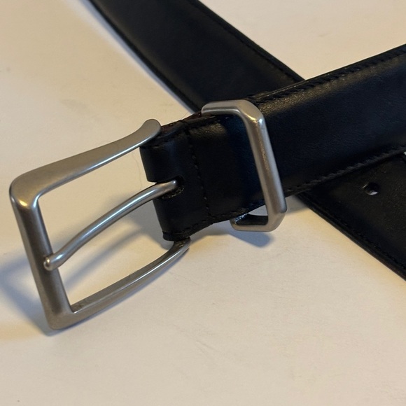 COACH BLACK LEATHER BELT WITH SILVER BUCKLE SIZE LARGE 38 REALLY NICE CONDITION - Picture 2 of 6